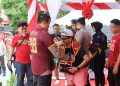 KAPOLDA SULSEL TURUN LANGSUNG DI PAREPARE MENGECEK PENGAMANAN SEPAK BOLA DAN BERBAUR BERSAMA SUPORTER PSM DAN SAMPAIKAN PESAN DAMAI