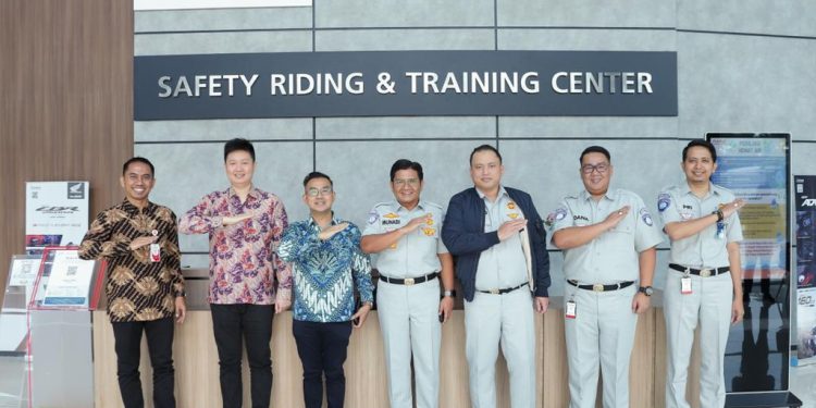 Jasa Raharja dan Astra Honda Motor Bersinergi Kembangkan Program Keselamatan Berkendara untuk Pengguna Sepeda Motor