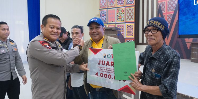 MOI CELOTEH JUARAI TURNAMEN DOMINO DI HARI HUT BHAYANGKARA KE-77 DI POLDA SULSEL.