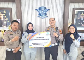 Bentuk Tanggung Jawab Sosial dan Lingkungan, Jasa Raharja Parepare Berikan Bantuan Helm Untuk Anak PAUD