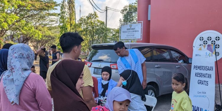 PEMERIKSAAN KESEHATAN GRATIS JASA RAHARJA PERWAKILAN WATAMPONE DI STADION LA PATAU BONE