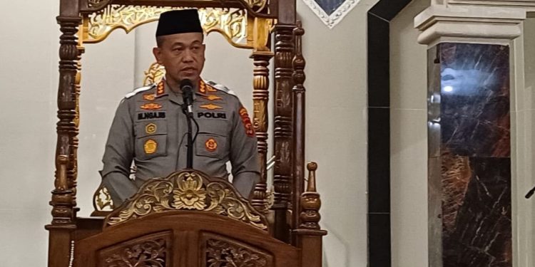 SAFARI SUBUH KAPOLRESTABES MAKASSAR DI MESJID DARUSSALAM KEL. MINASA UPA KEC. RAPPOCINI KOTA MAKASSAR