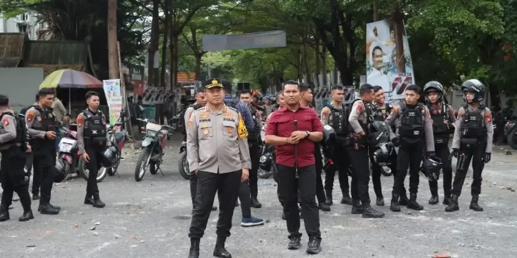 Kapolrestabes Makassar Pantau Langsung Pengamanan Debat Kedua Pilgub Sulsel